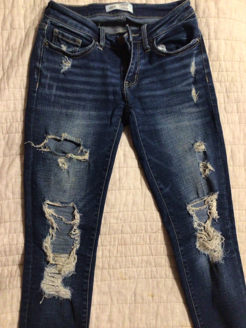 BKE Women's Distressed Skinny Jeans in Dark Blue